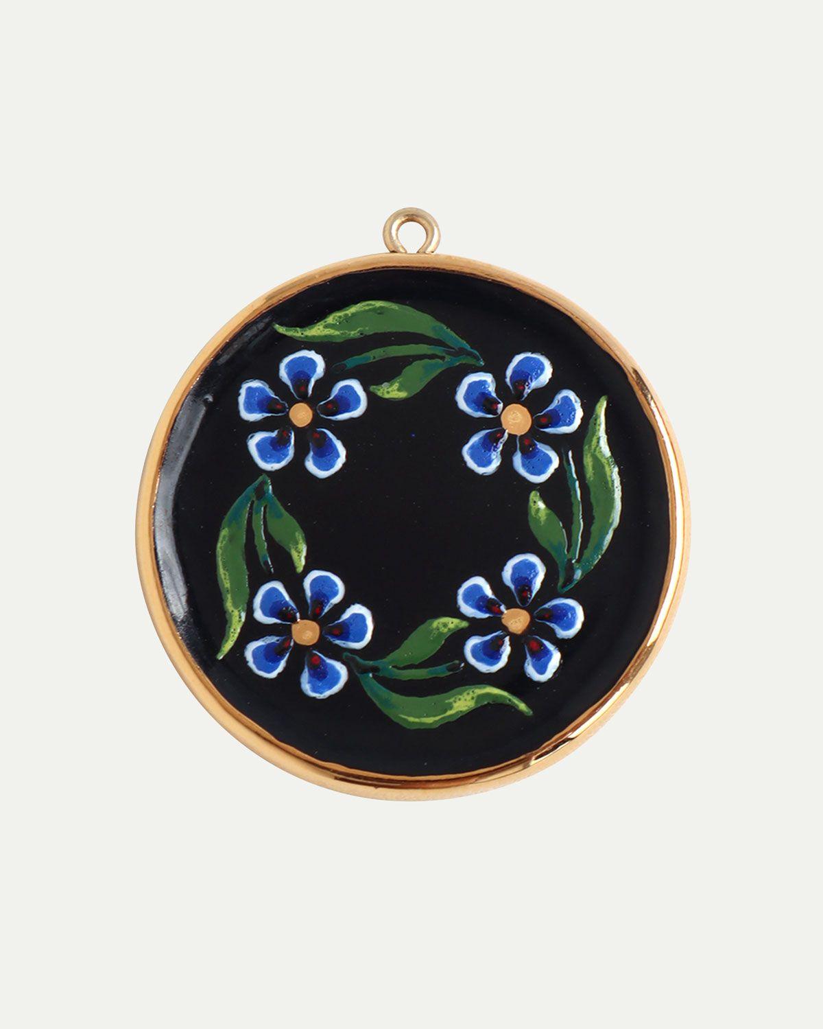 Віночок синіх квітів